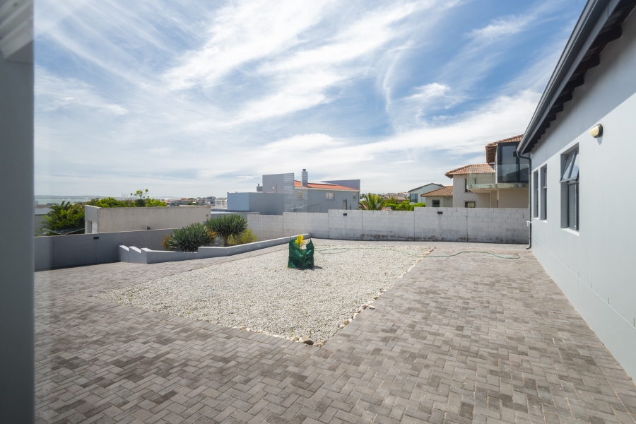 4 Bedroom Property for Sale in Myburgh Park Western Cape